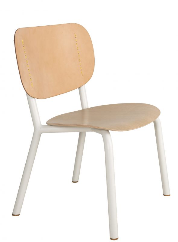 Emil Rosi Stuhl mit hellem Holz und weißem Gestell. Moderner Design Stuhl.